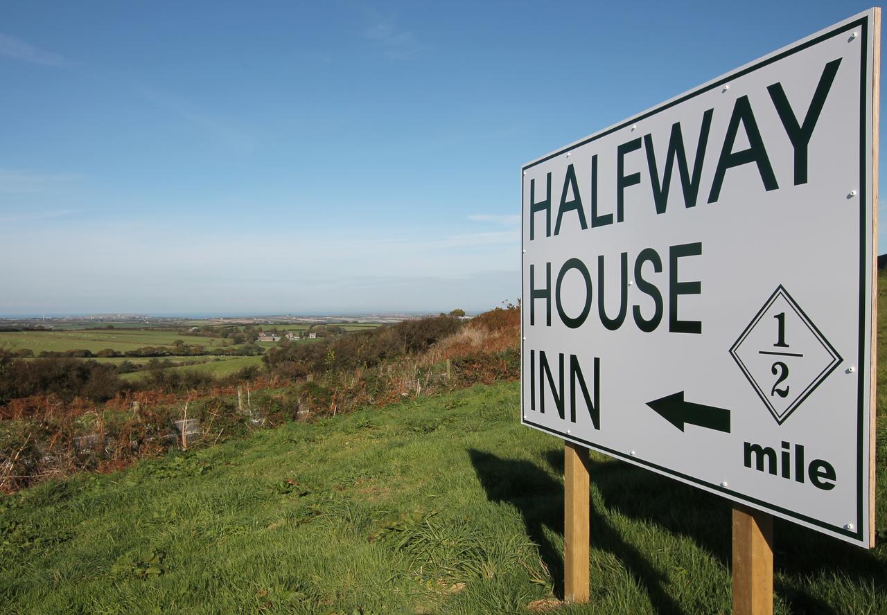 Halfway House Inn Уейдбридж Екстериор снимка